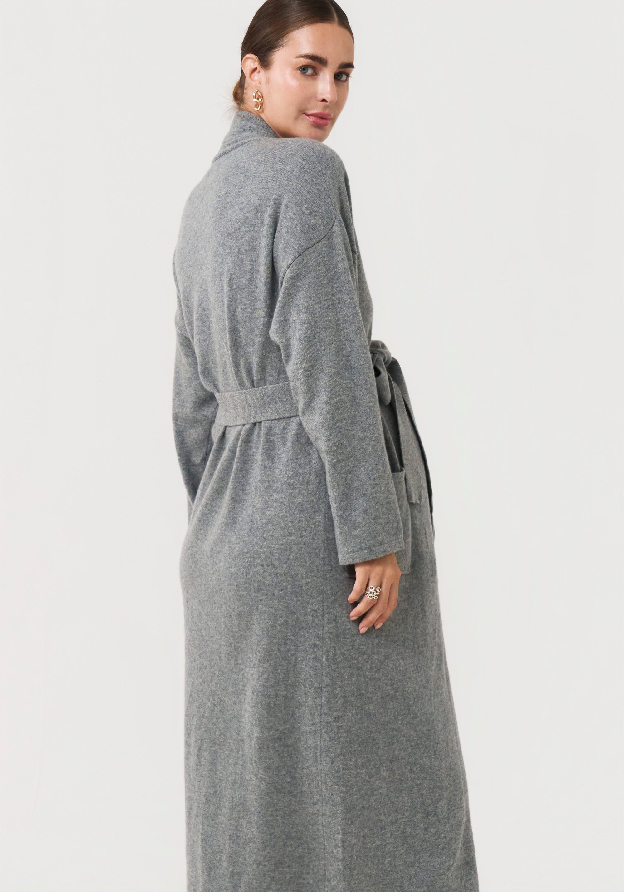 100% CASHMERE ROBE