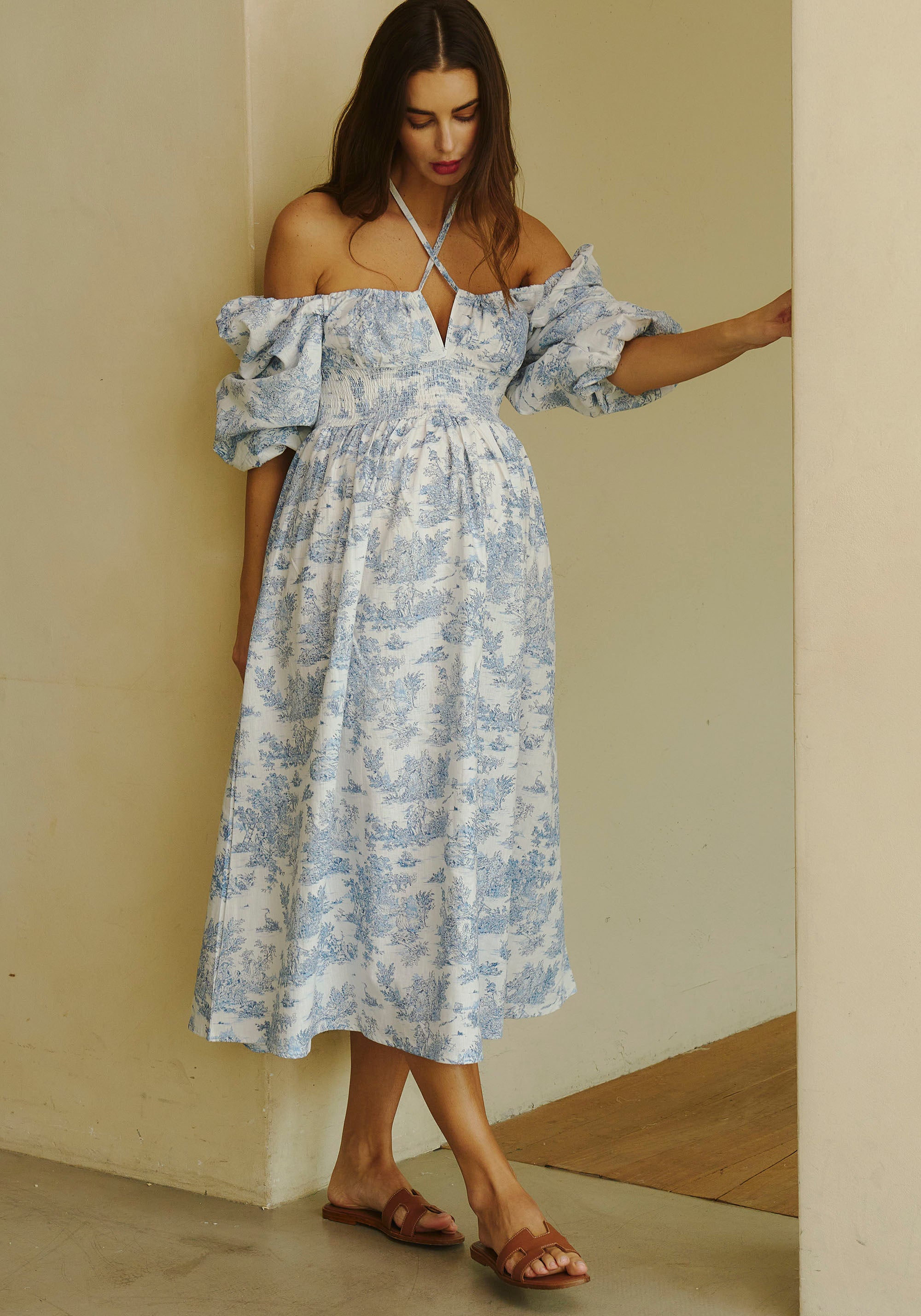 THE LINEN DRESS