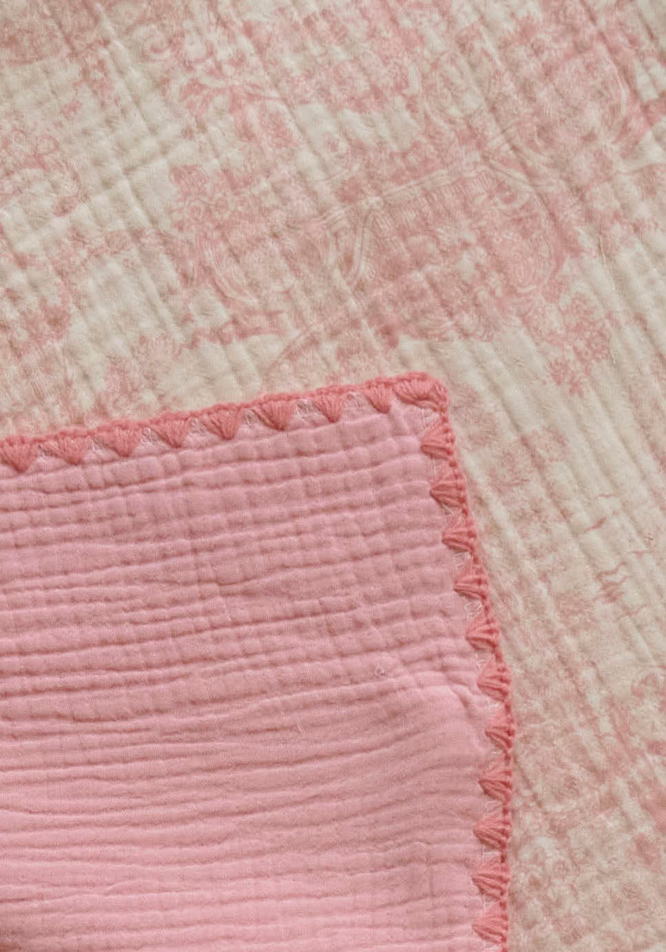 DOUBLE-FACED EMBROIDERED BLANKET