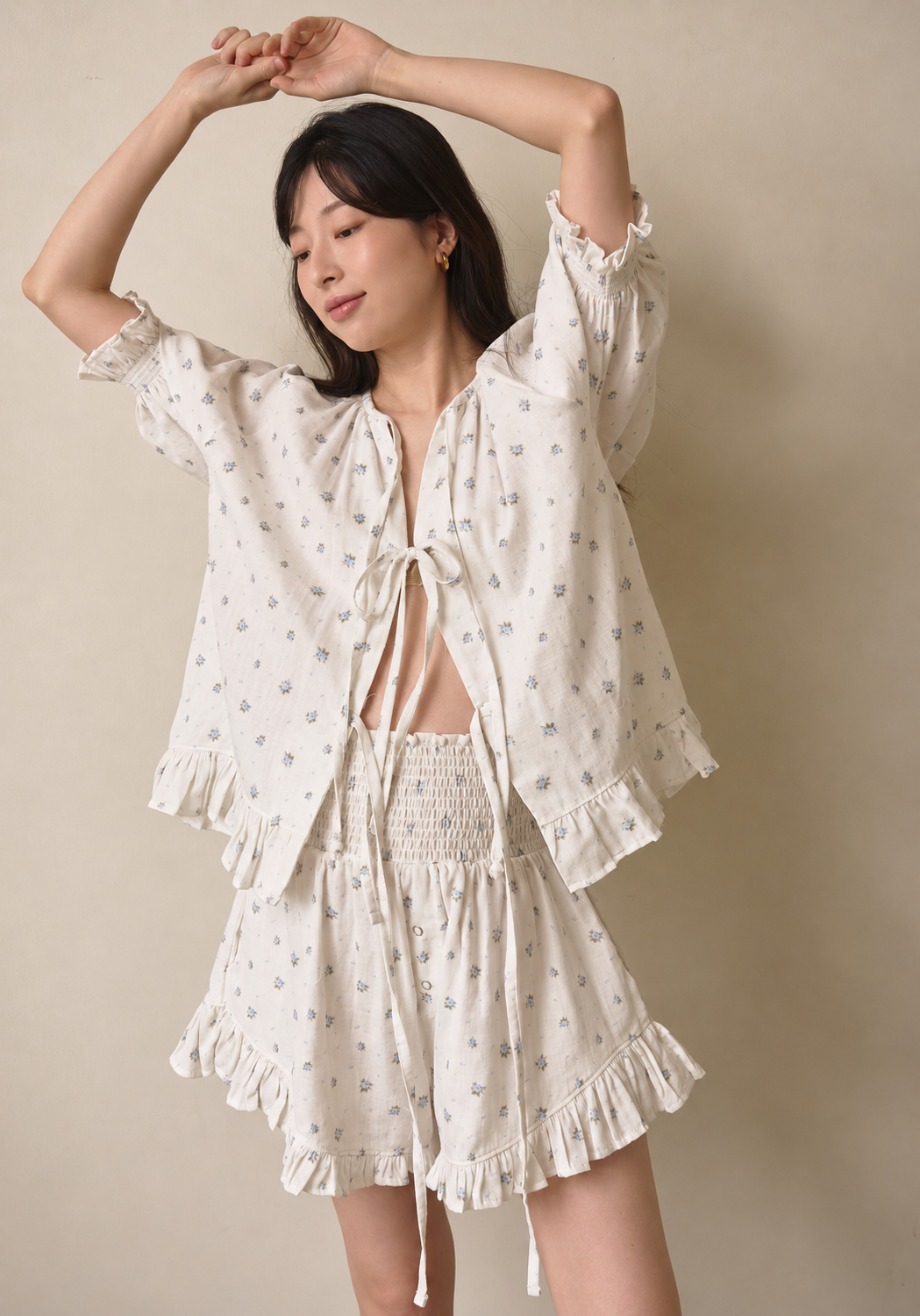 RUFFLED TIE SET UP