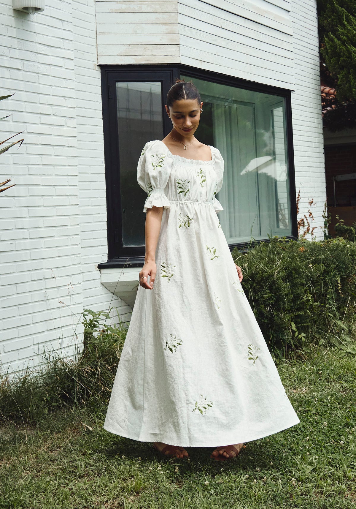 LINEN LILY EMBROIDERY MAXI DRESS