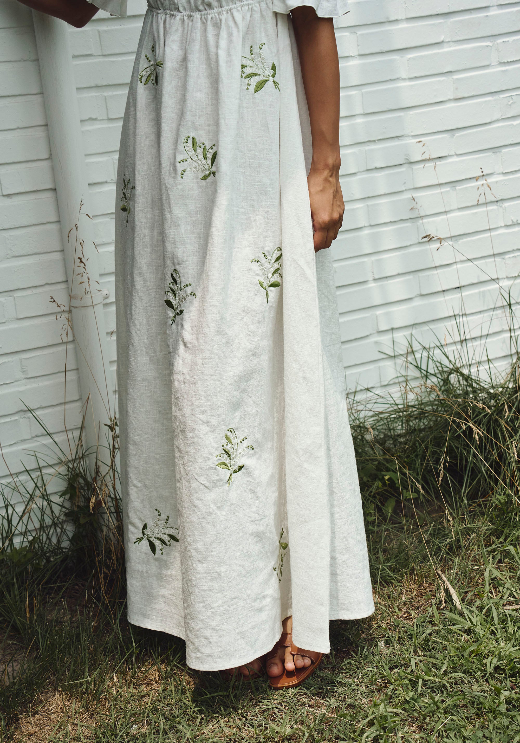 LINEN LILY EMBROIDERY MAXI DRESS