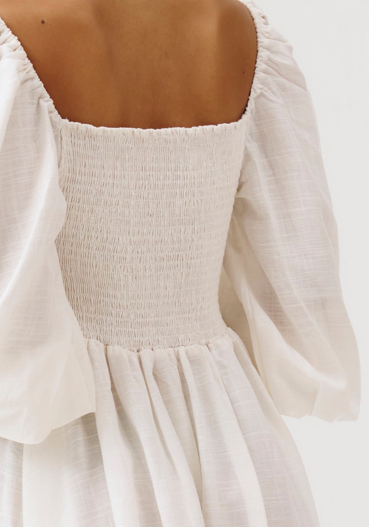 THE LINEN DRESS