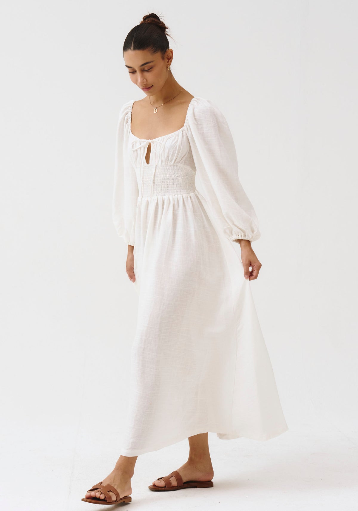 THE LINEN DRESS