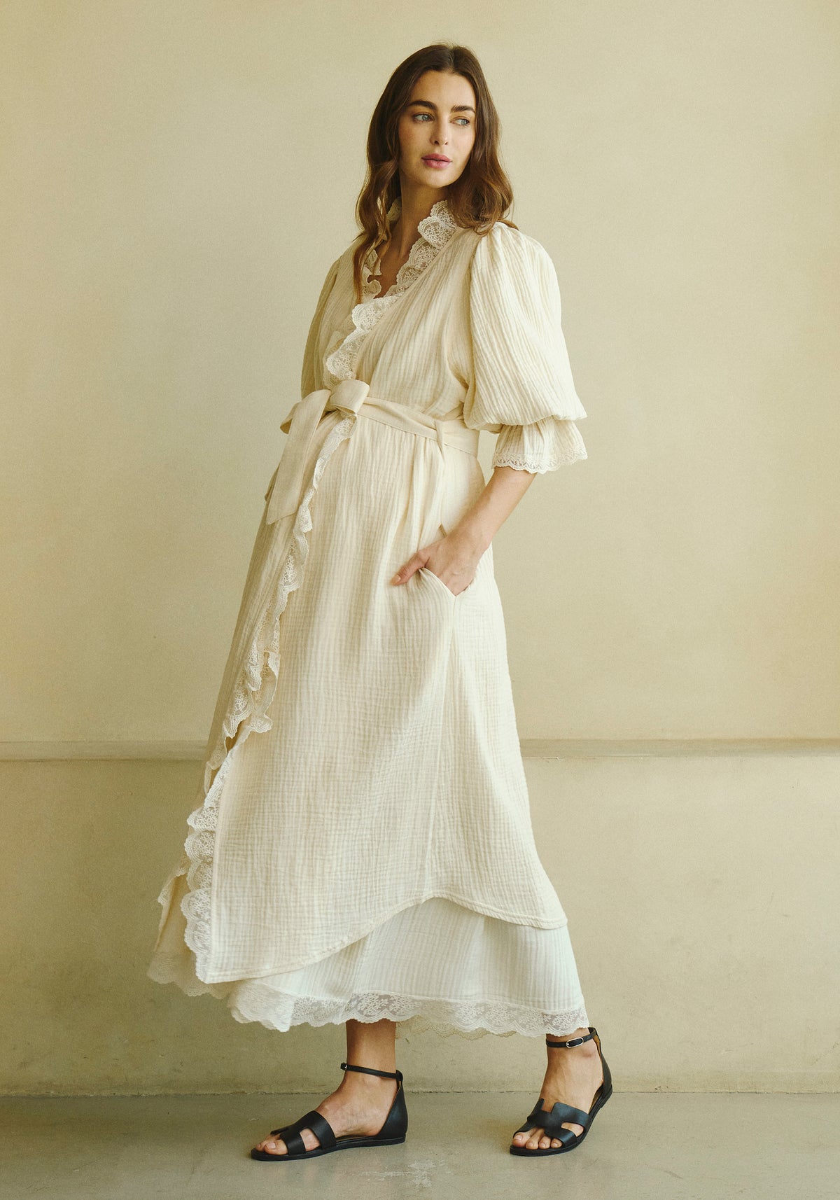 LACED MUSLIN ROBE