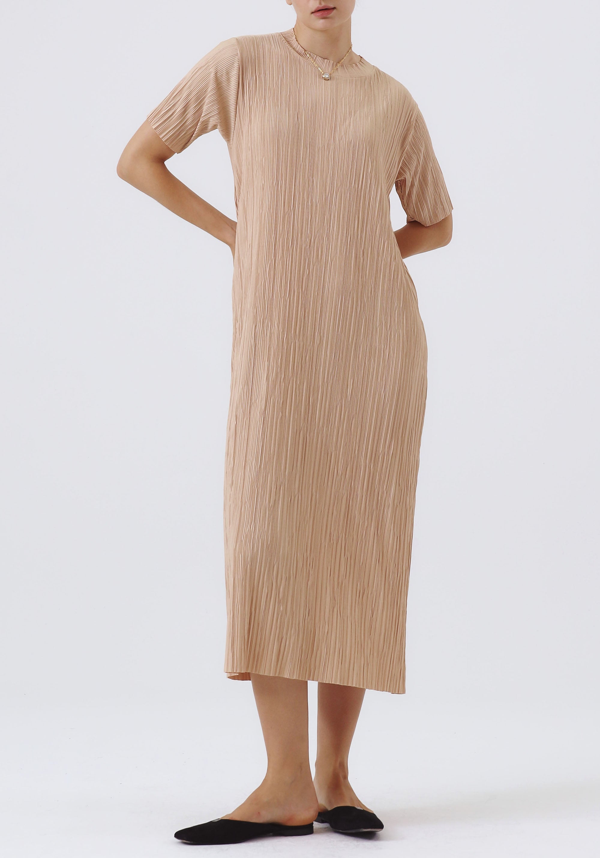 PLEATED T-SHIRT DRESS