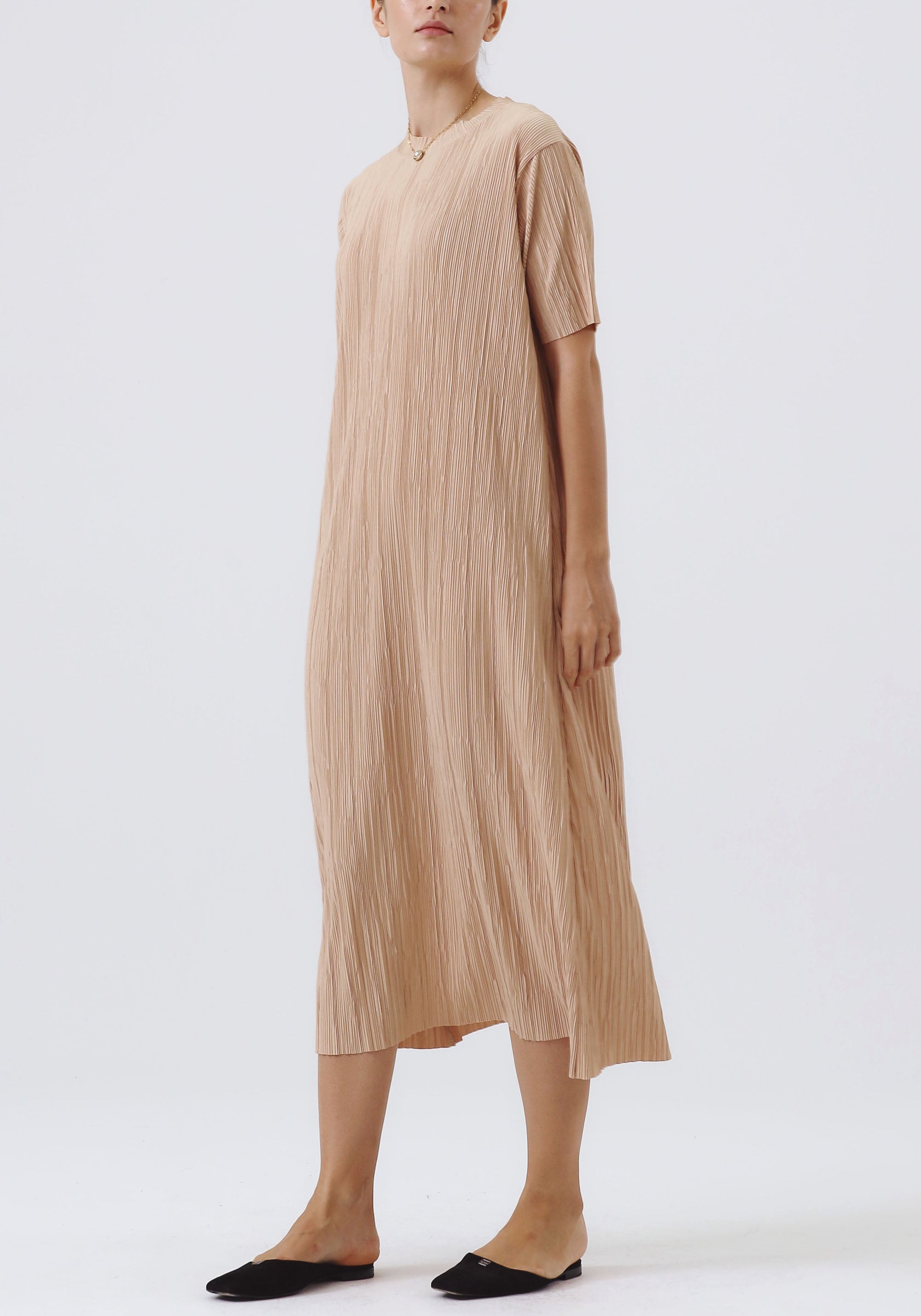 PLEATED T-SHIRT DRESS