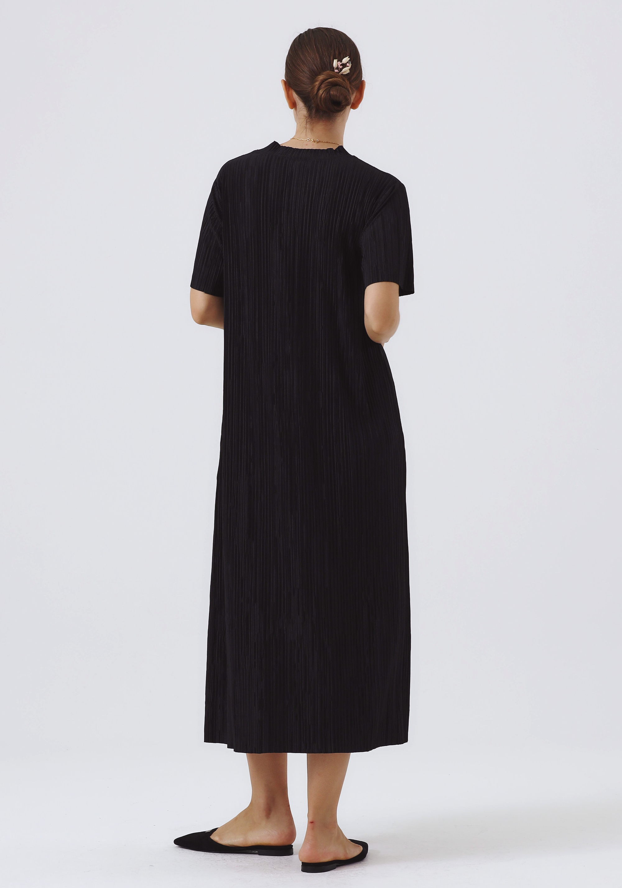 PLEATED T-SHIRT DRESS