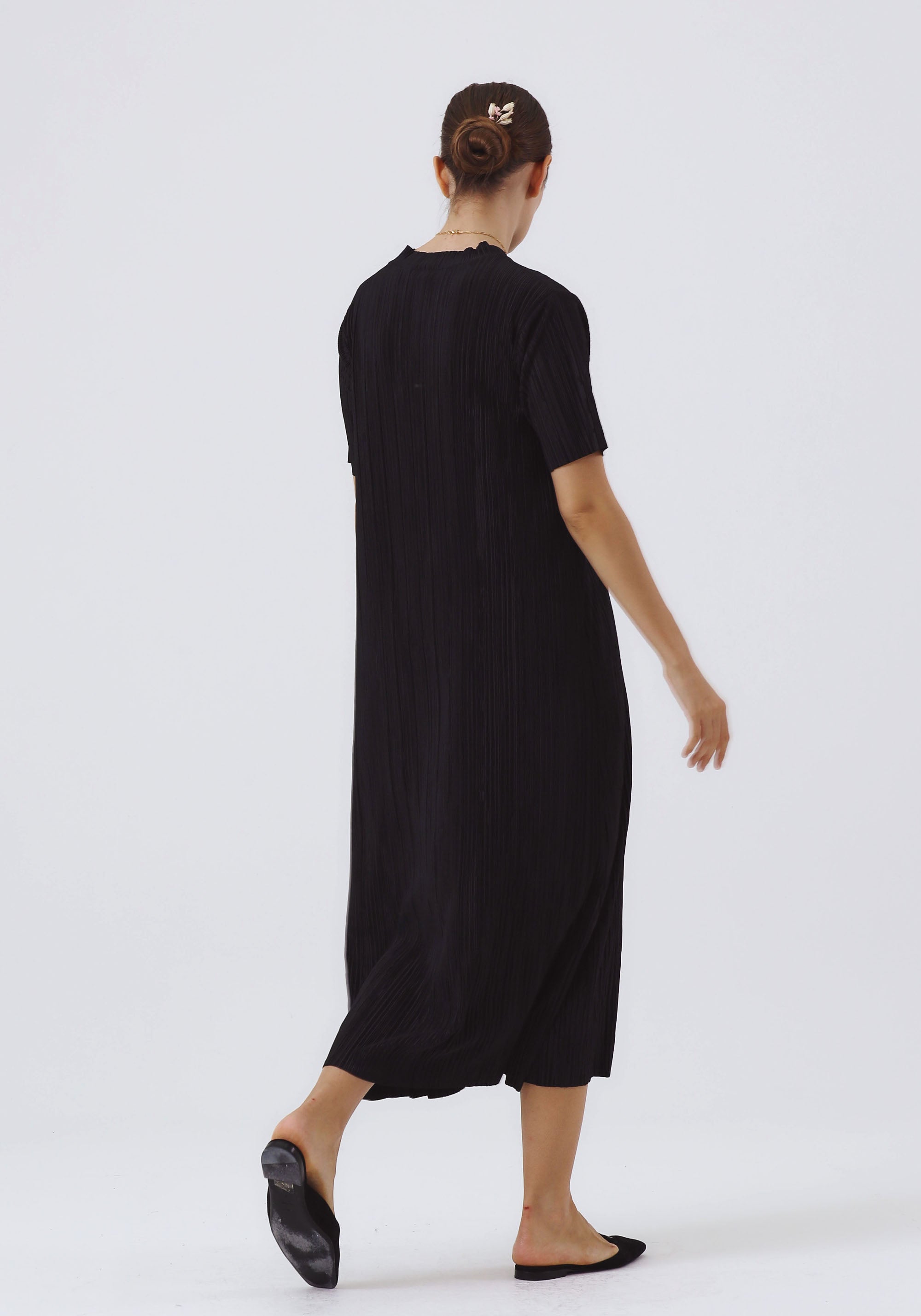 PLEATED T-SHIRT DRESS