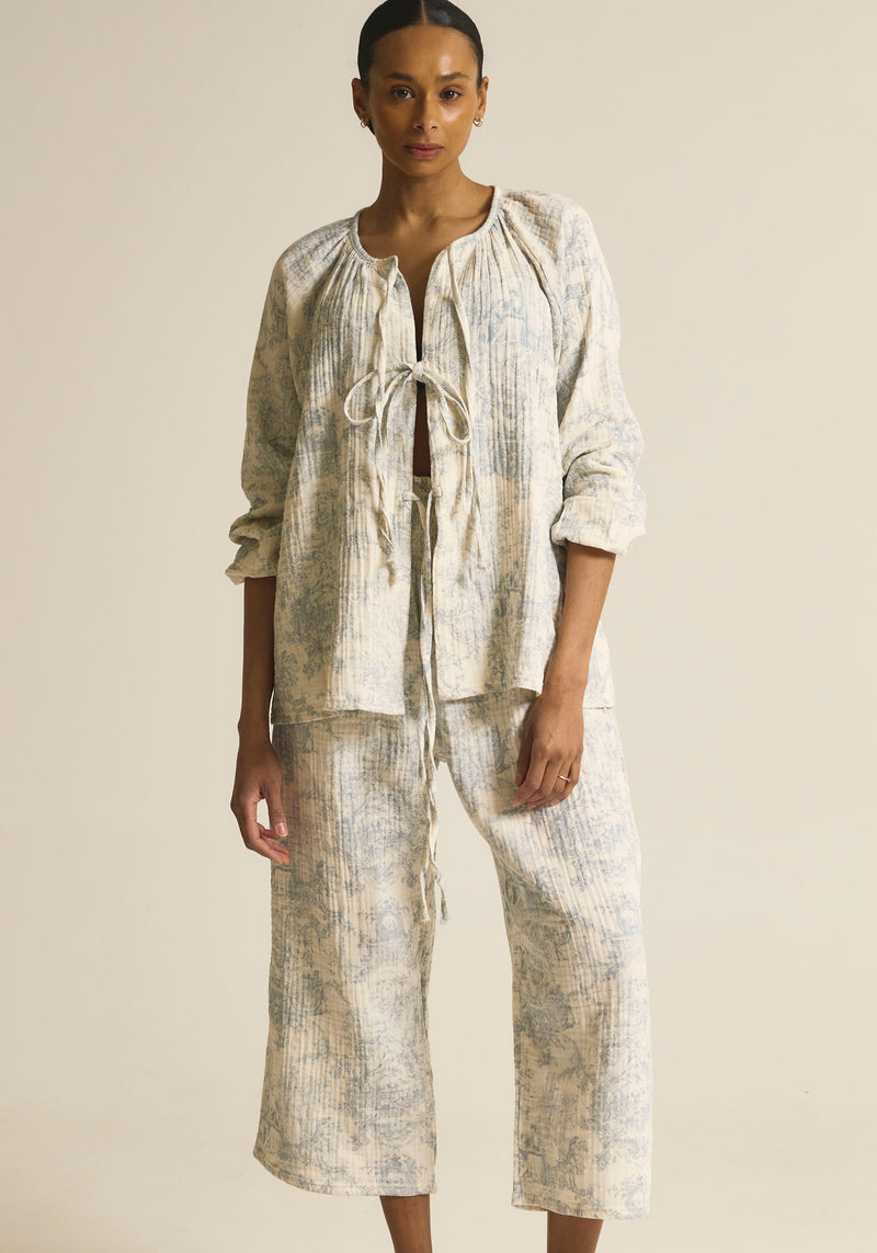 LOUNGEWEAR – Nothing Fits But