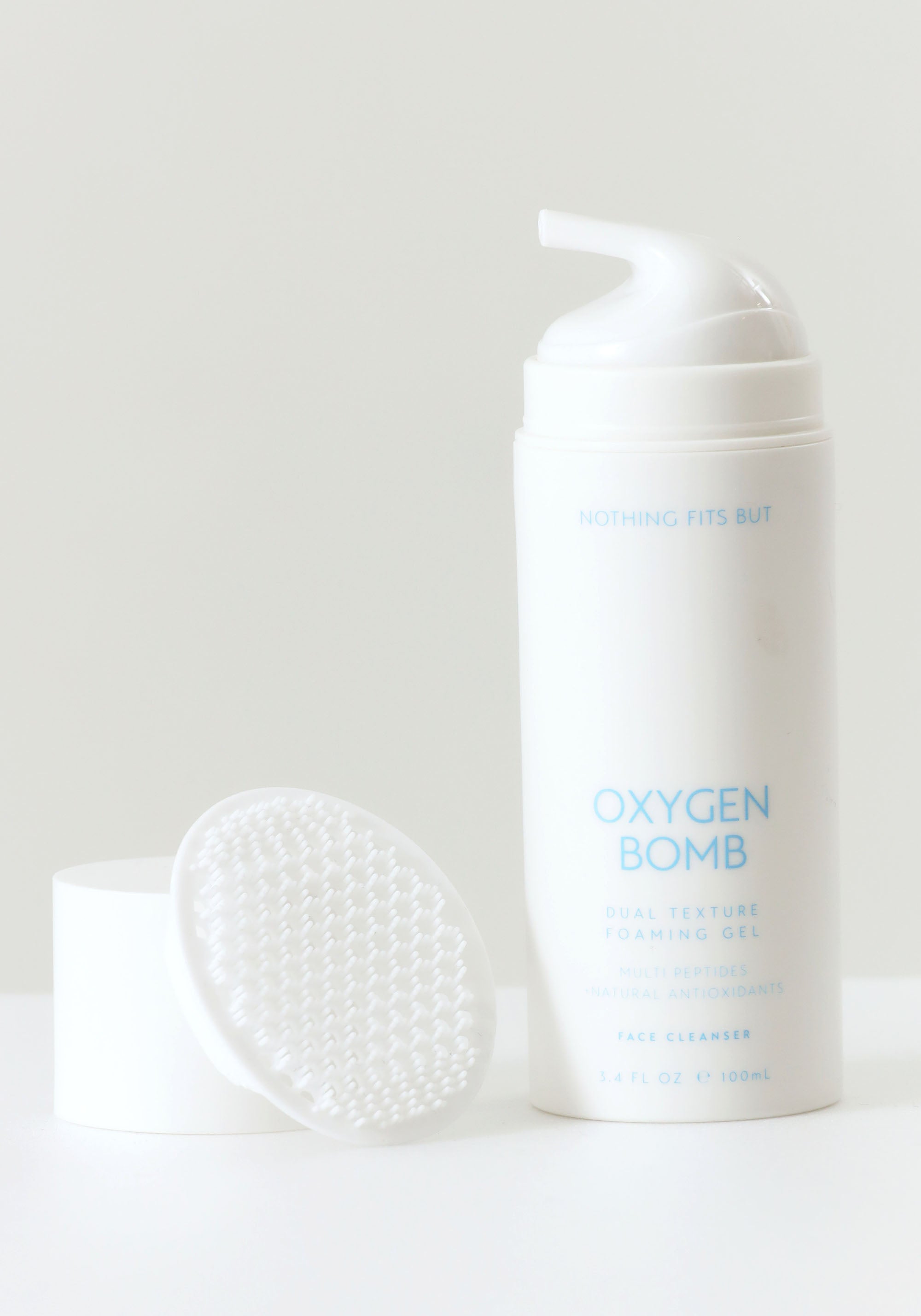 OXYGEN BOMB DUAL TEXTURE PORE PURIFYING GEL FACE CLEANSER & SILICONE BRUSH PAD